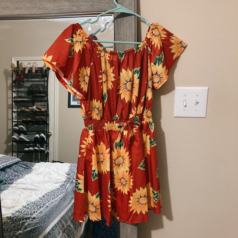 SUNFLOWER ROMPER SIZE MEDIUM